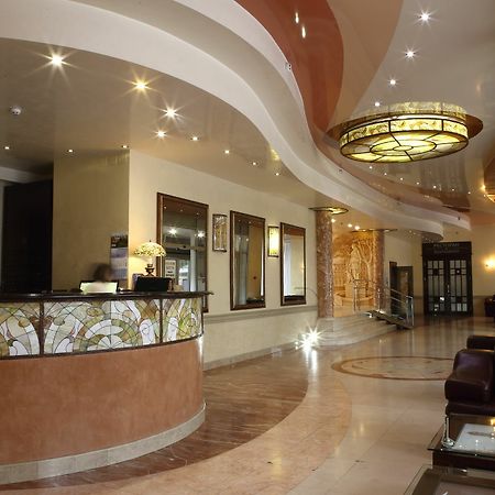 Hotel Lviv Bagian luar foto