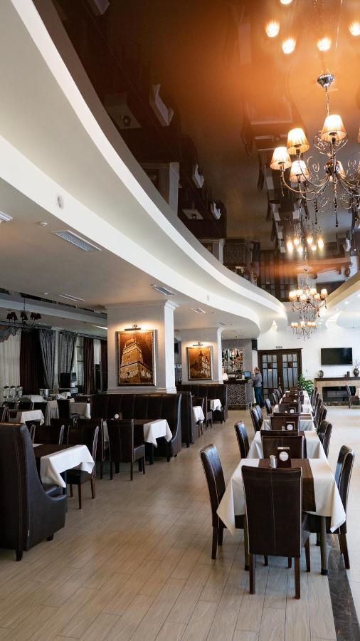 Hotel Lviv Bagian luar foto