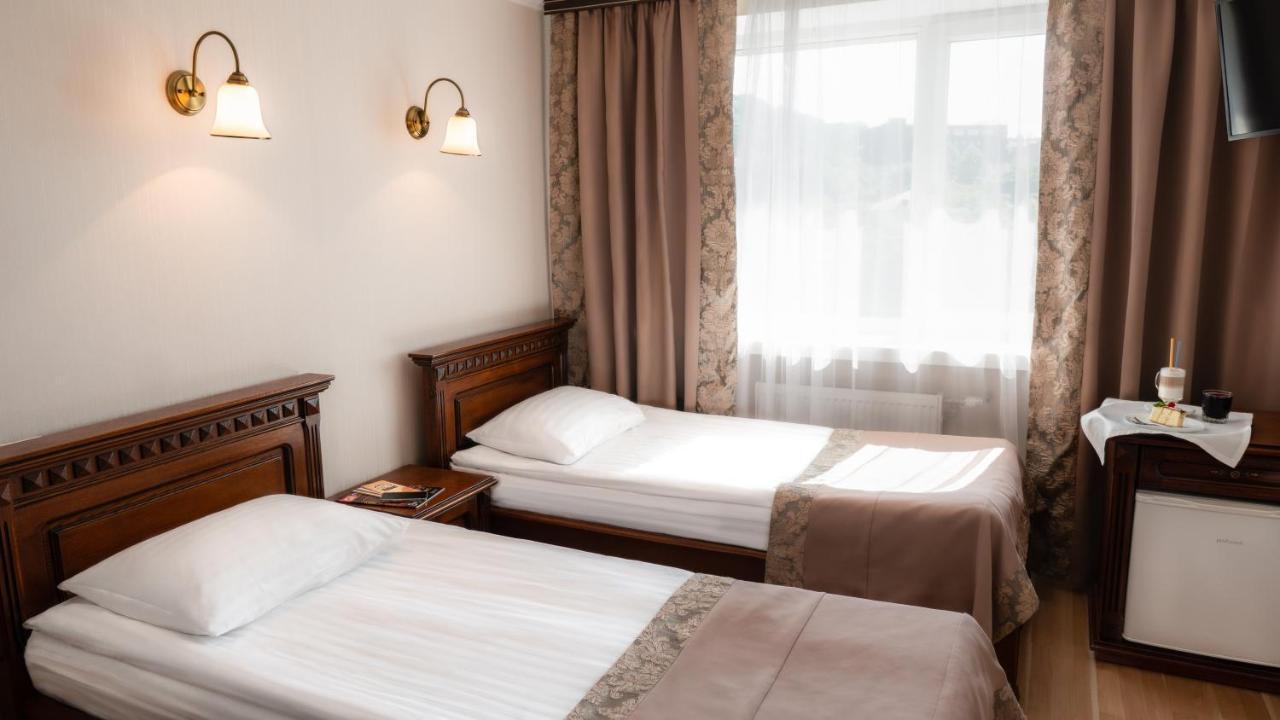 Hotel Lviv Bagian luar foto