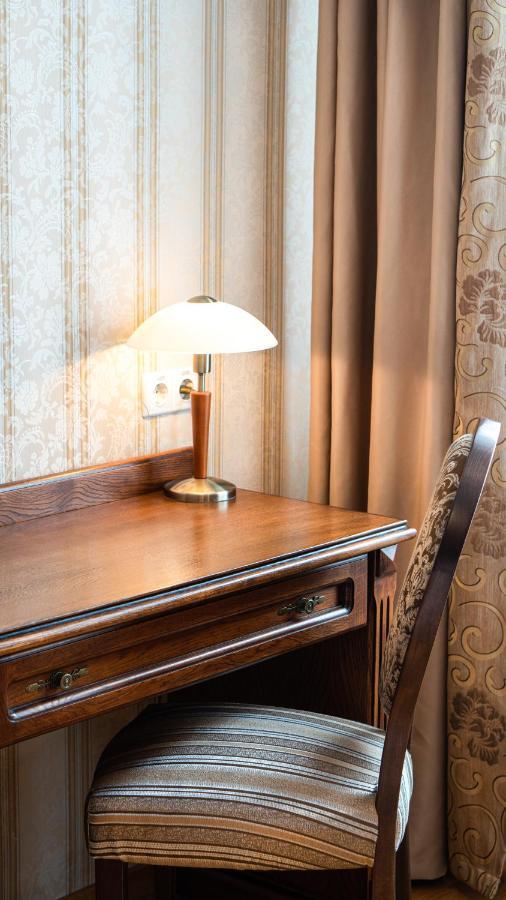 Hotel Lviv Bagian luar foto