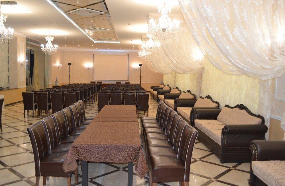 Hotel Lviv Bagian luar foto